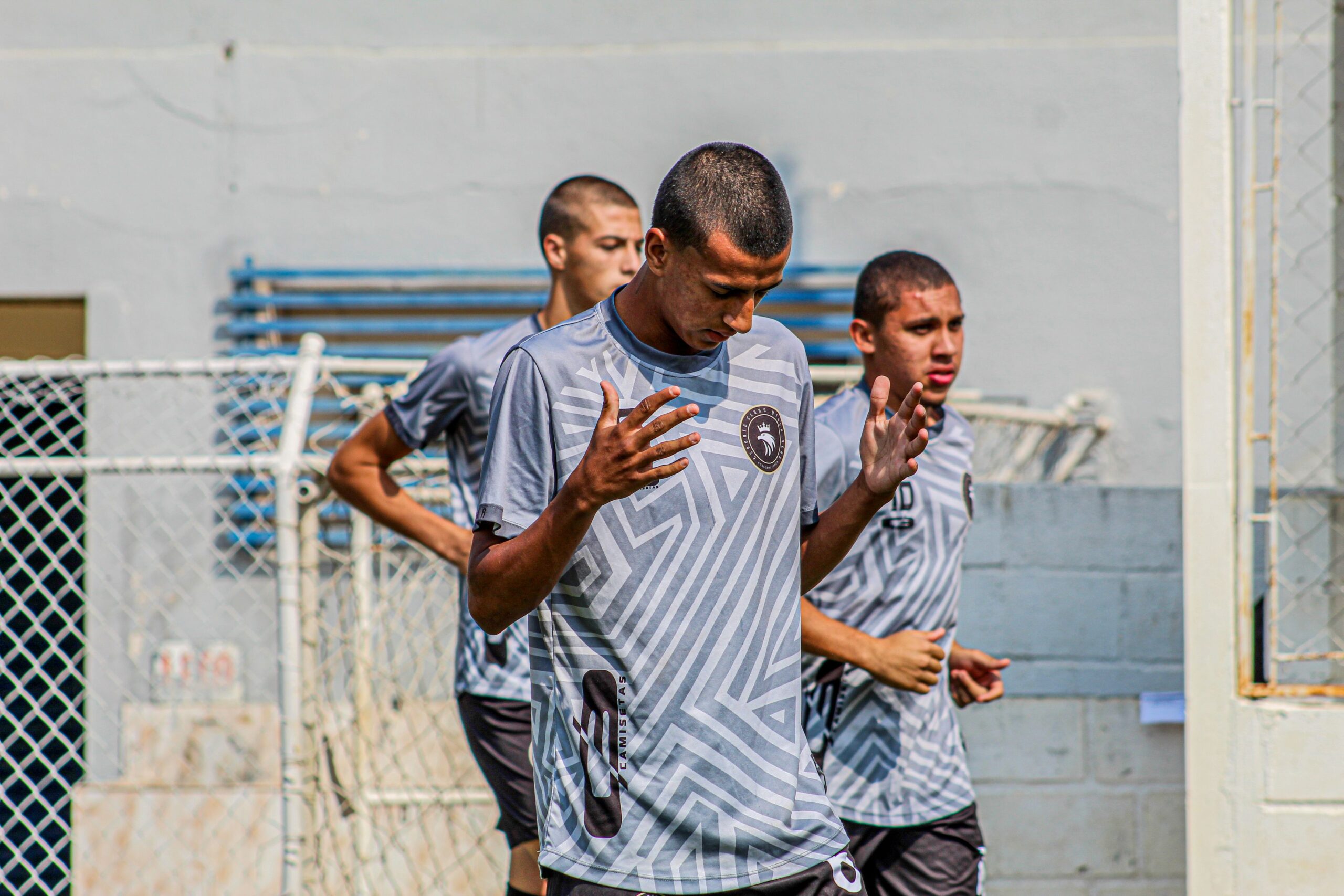 Villa Real vence o Poços de Caldas fora de casa e se mantém vivo na briga pelo mata a mata da Segunda Divisão do Campeonato Mineiro