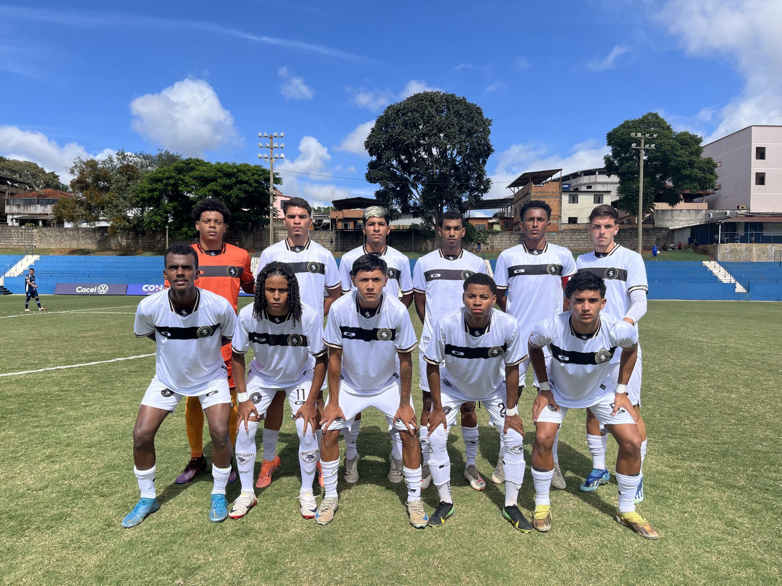 Villa Real empata fora de casa com gol no fim e soma ponto importante no Mineiro Sub-20